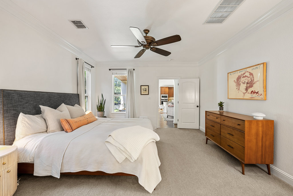 9116 Villa Norte Drive Austin, TX 78726 - Photo 18 of 40 a bedroom with bed and window