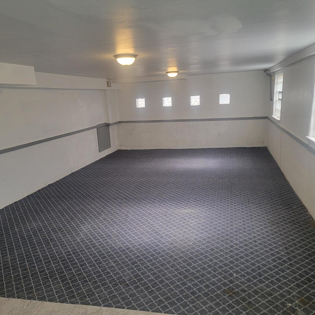 16444 Wolcott Avenue Markham, IL 60428 - Photo 14 of 18 a view of room