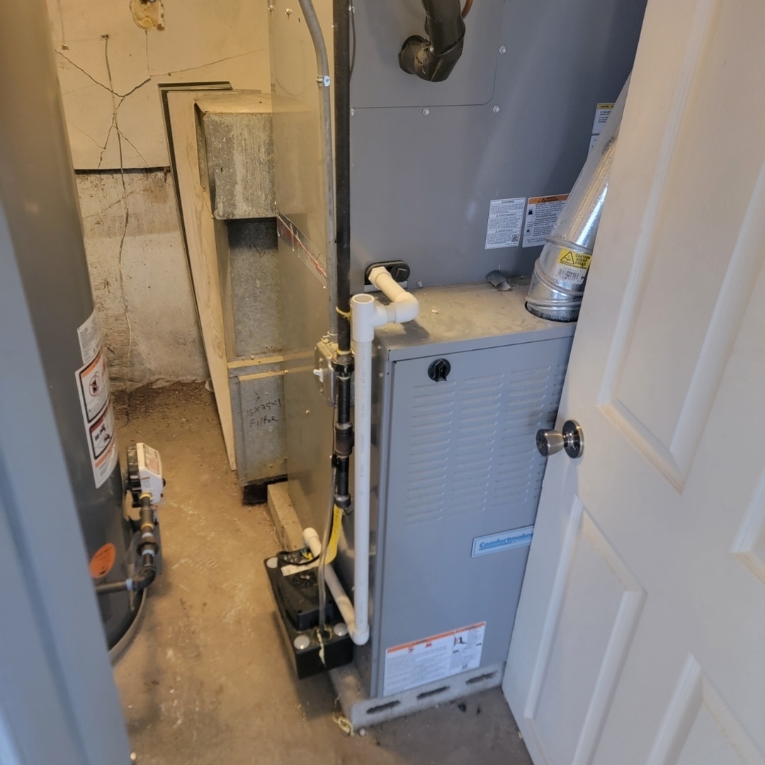 16444 Wolcott Avenue Markham, IL 60428 - Photo 17 of 18 a view of storage and utility room