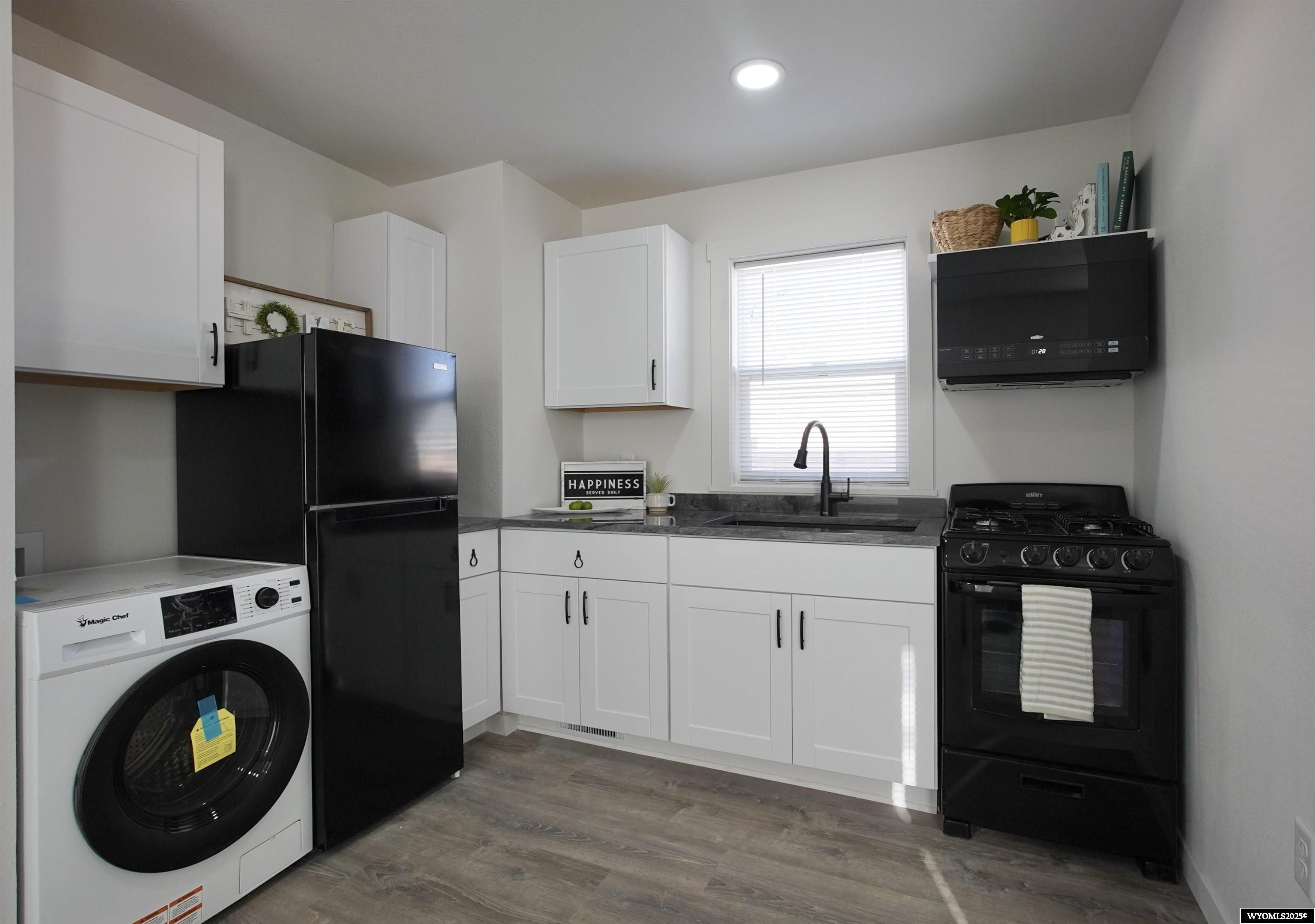 917 North Washington Street Casper, WY 82601 - Photo 2 of 19