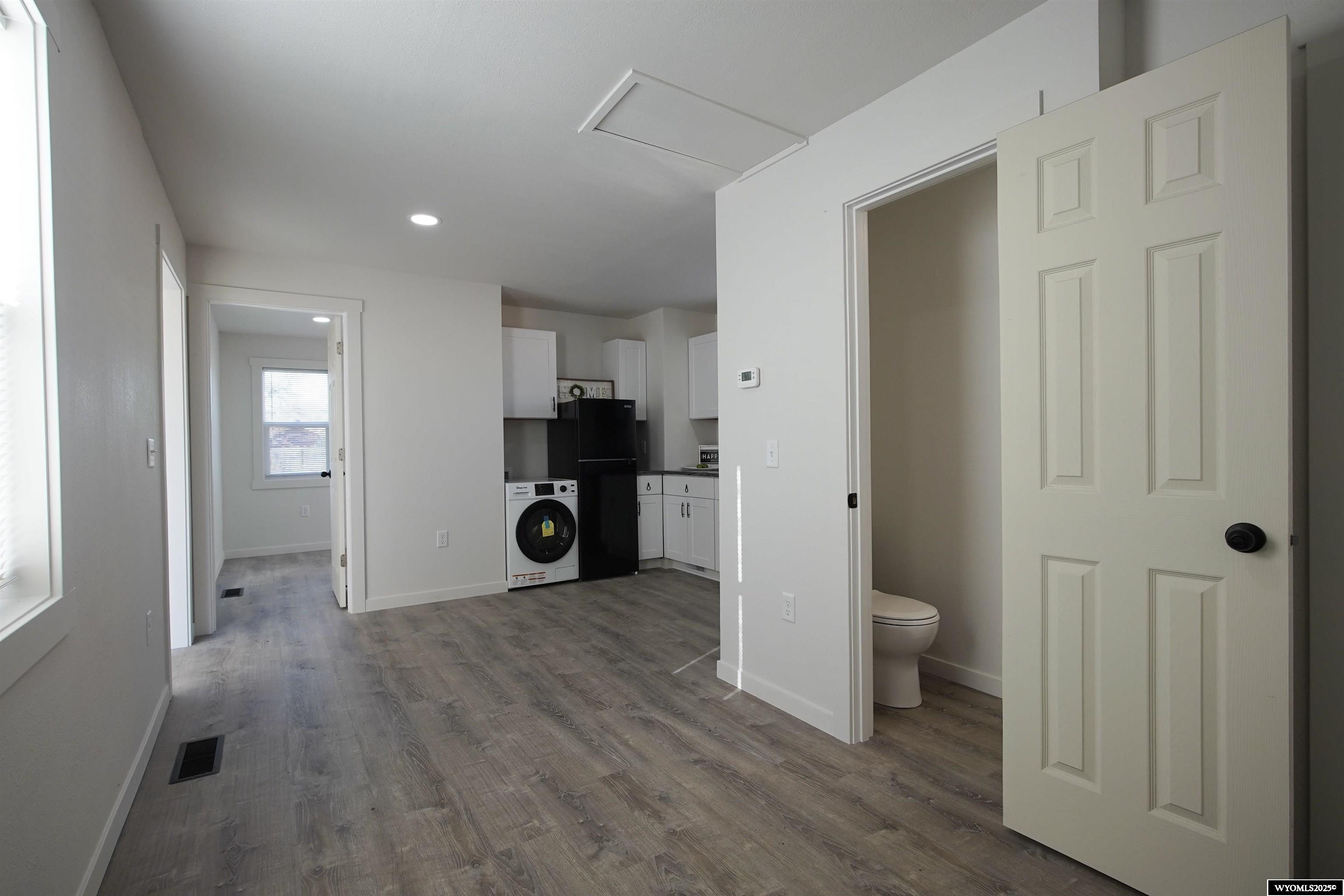 917 North Washington Street Casper, WY 82601 - Photo 5 of 19