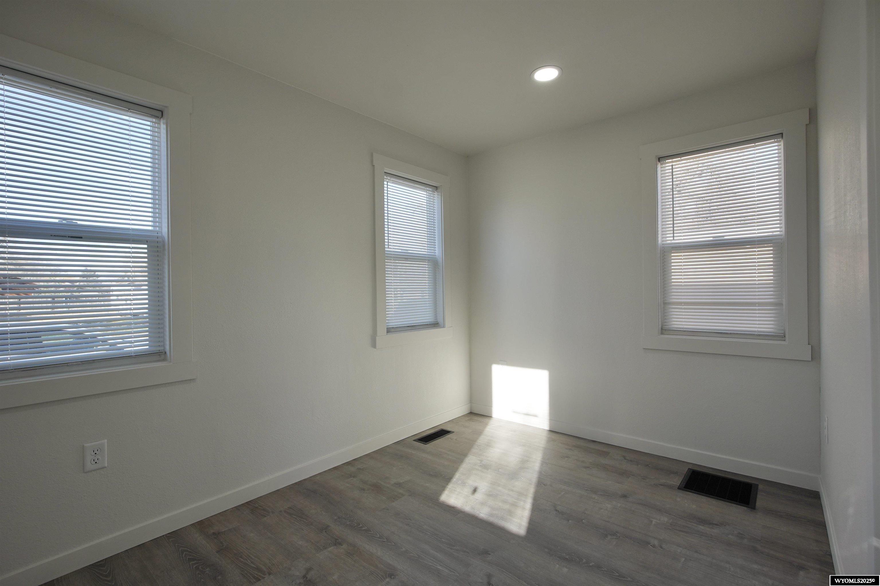 917 North Washington Street Casper, WY 82601 - Photo 6 of 19