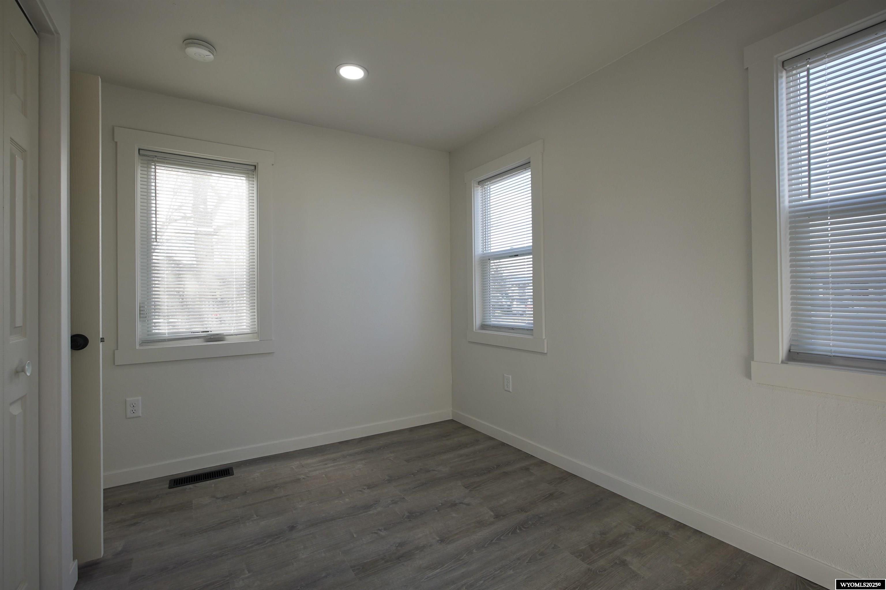 917 North Washington Street Casper, WY 82601 - Photo 8 of 19