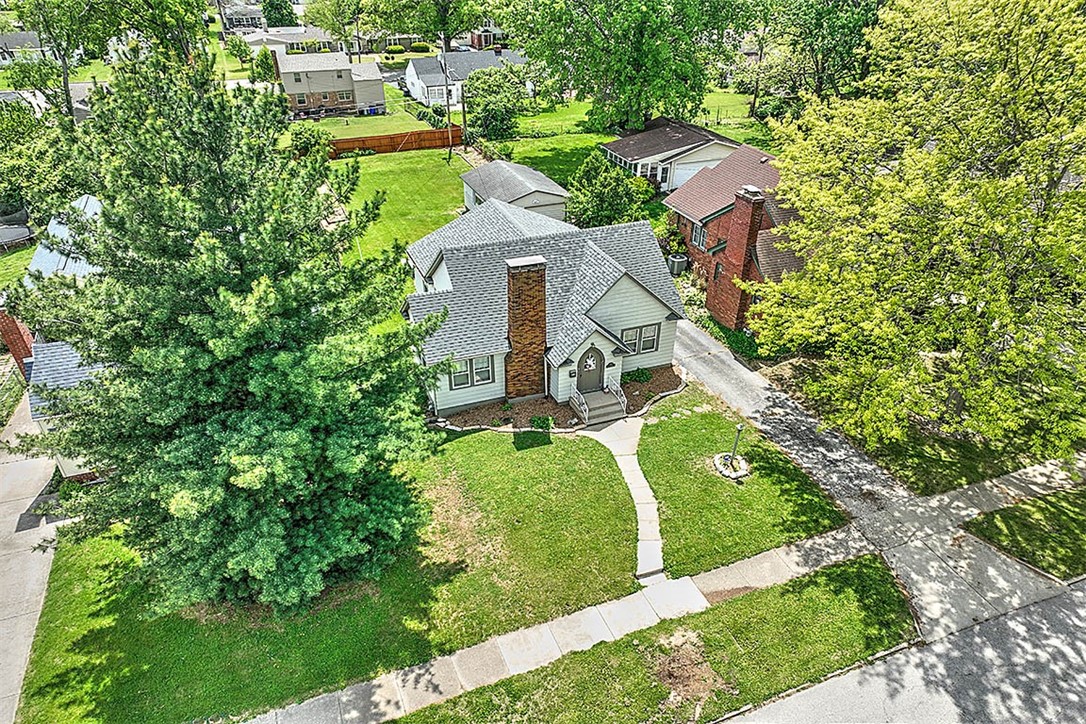1935 West Forest Avenue Decatur, IL 62522 - Photo 3 of 22