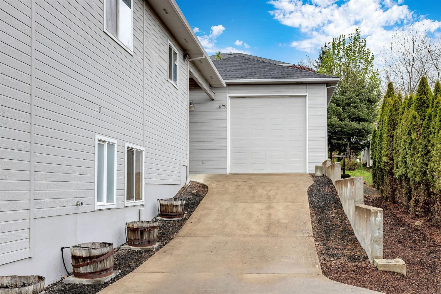4436 Innsbruck Ridge Medford, OR 97504 - Photo 3 of 34 Additional Photo
