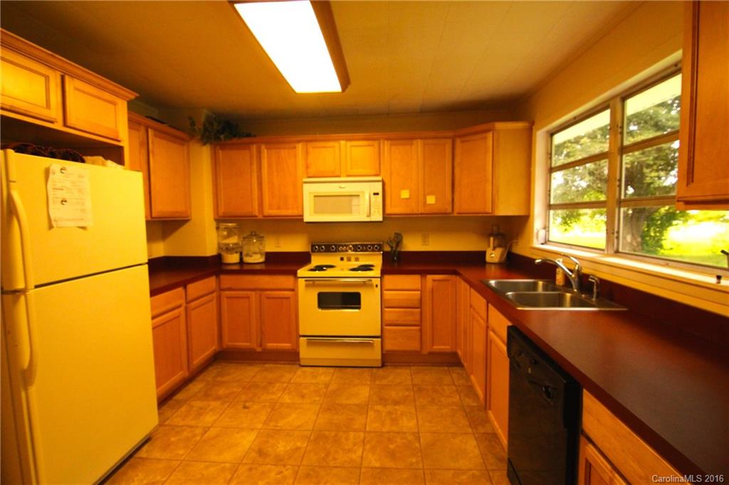 127 Temple Church Road Brevard, NC 28712 - Photo 12 of 20 Gallery Image 12