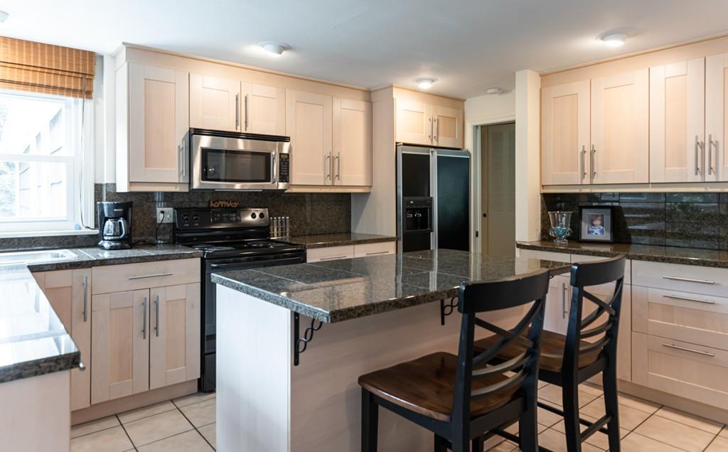 33 Wildwood Road Andover, MA 01810 - Photo 3 of 30
