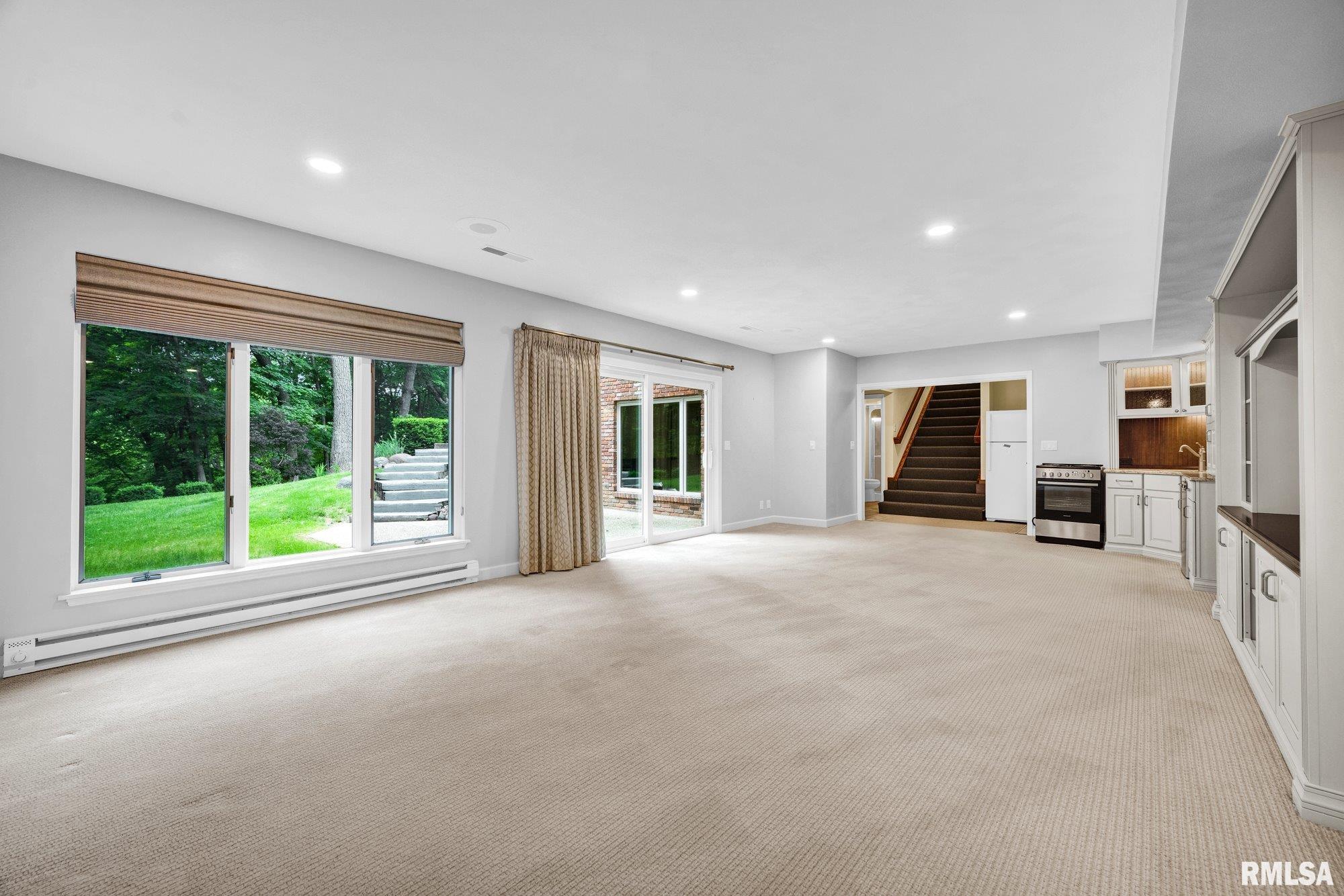 341 West Ravinwoods Road Peoria, IL 61615 - Photo 32 of 52 Gallery Image 32