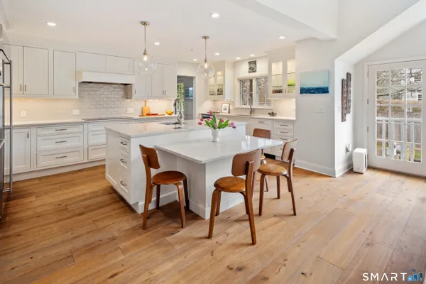 $1,995,000 | 370 Rowayton Avenue, Norwalk, CT 06853