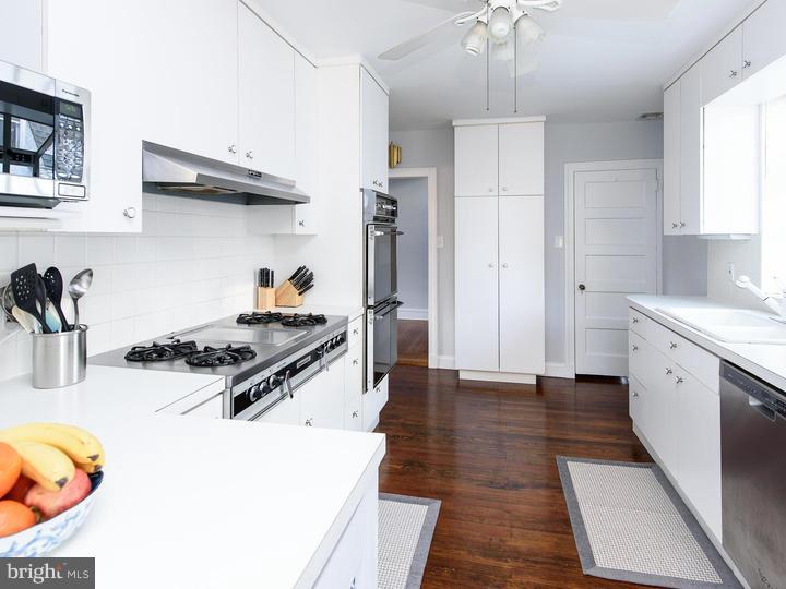 11 East Clearfield Road Havertown, PA 19083 - Photo 11 of 25 Kitchen