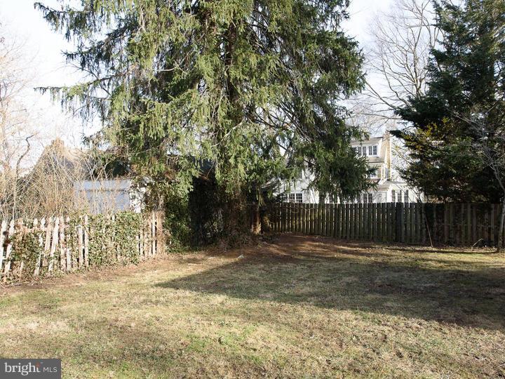 11 East Clearfield Road Havertown, PA 19083 - Photo 25 of 25 Garden