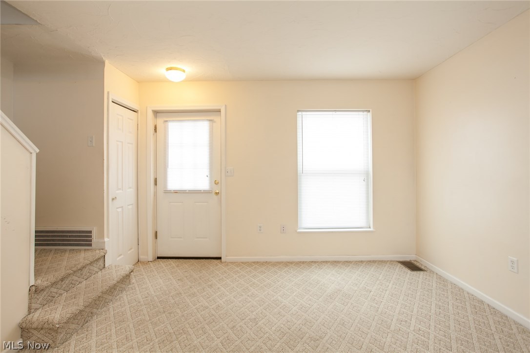 4468 Roadoan Road Brooklyn, OH 44144 - Photo 3 of 34