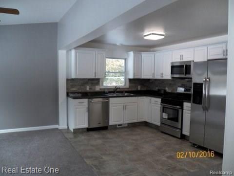 13578 Lenmoore Road Belleville, MI 48111 - Photo 7 of 53 100_3899.JPG