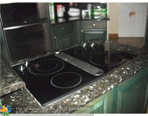 5410 Melaleuca Road Southwest Ranches, FL 33330 - Photo 12 of 25 Kitchen