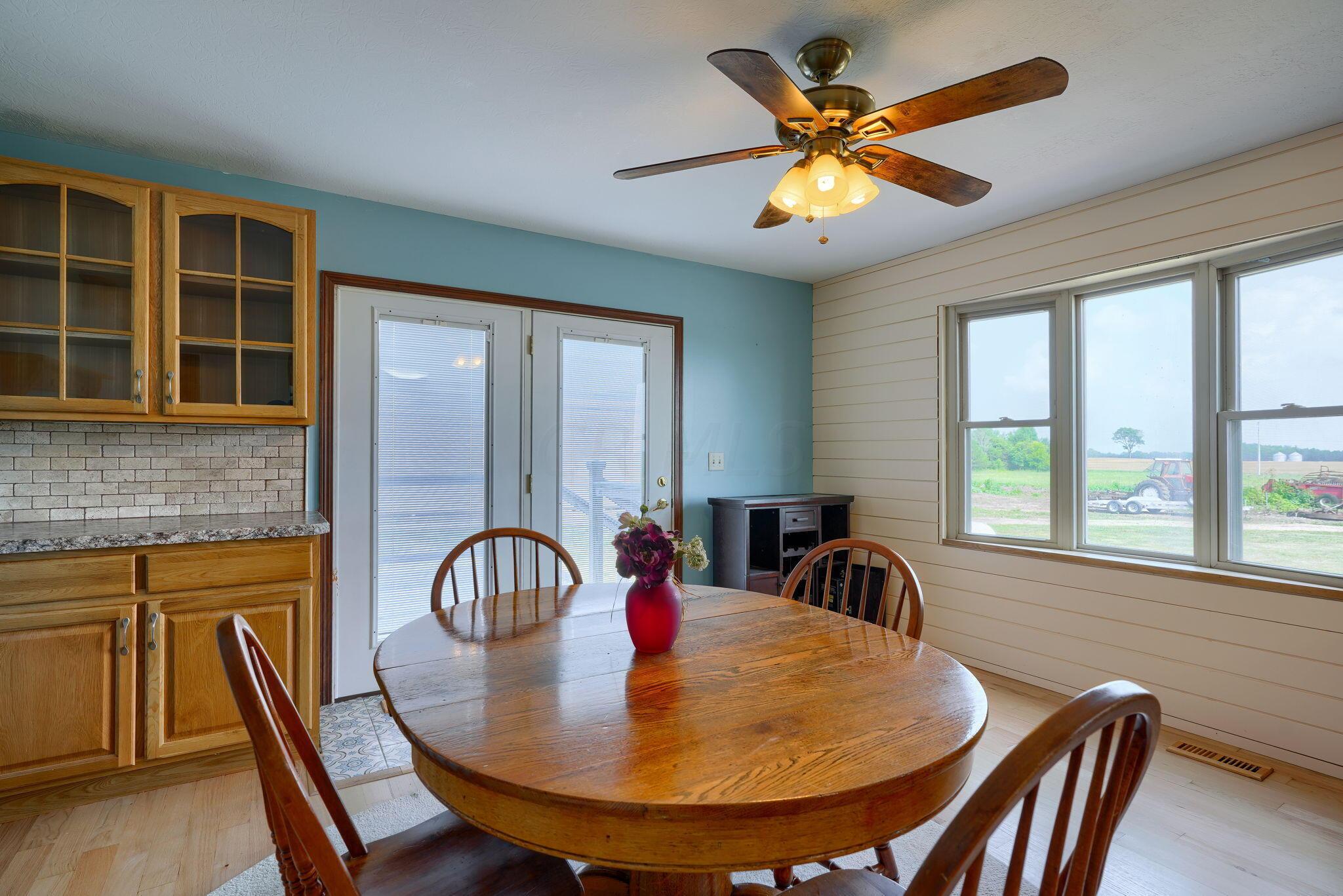 14722 London Road Orient, OH 43146 - Photo 17 of 52 Eat-in Kitchen