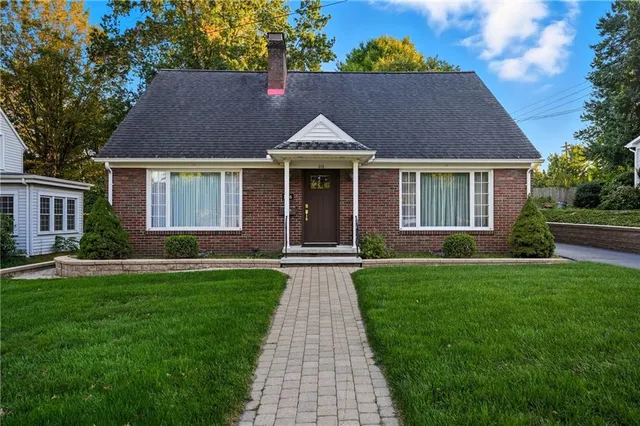 $295,000 | 216 Vine Court, New Wilmington, PA 16142