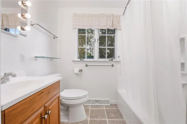 $295,000 | 216 Vine Court, New Wilmington, PA 16142