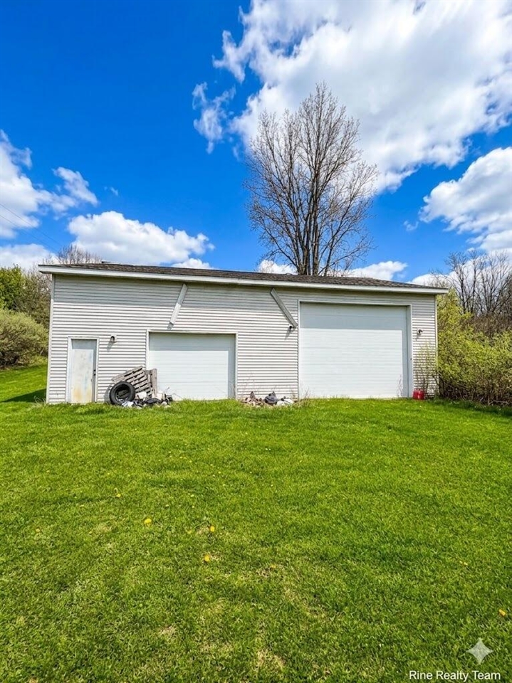 5655 Pingree Road Howell, MI 48843 - Photo 11 of 41