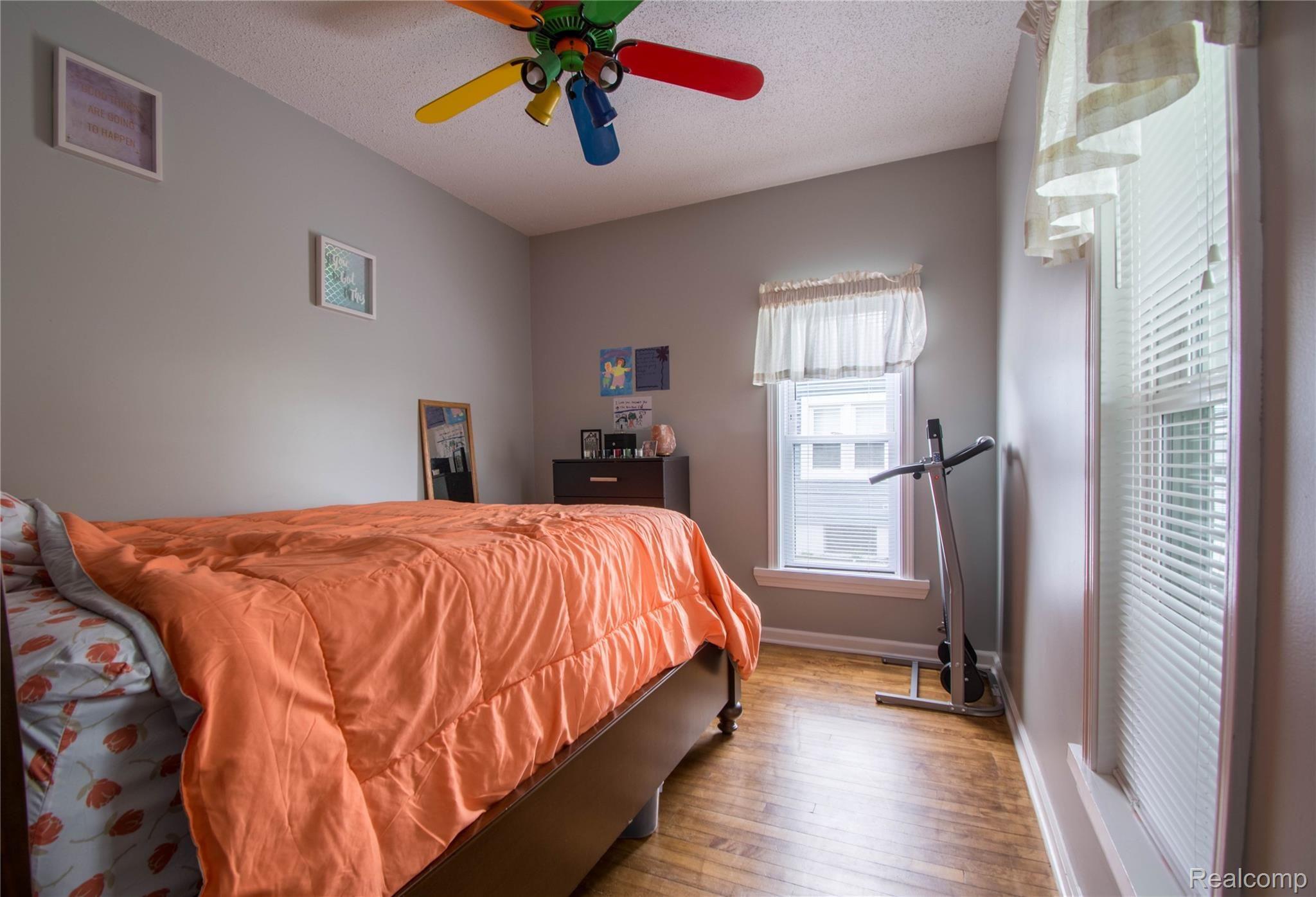 809 Fowler Street Howell, MI 48843 - Photo 7 of 17 7.jpg