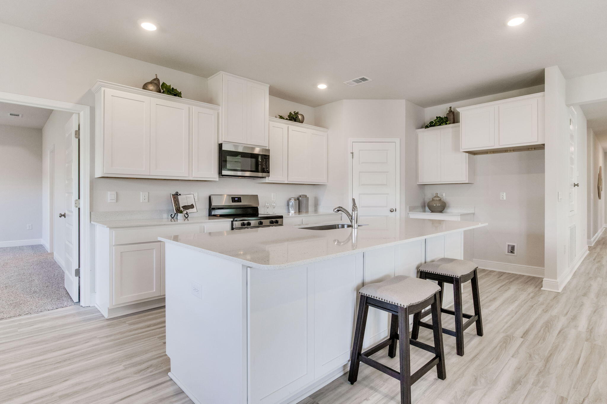 2367 Lake Silver Road Crestview, FL 32536 - Photo 6 of 35 48-8556 Bluebell Street-43