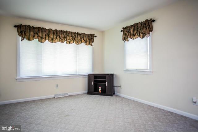 3351 Sykesville Road Westminster, MD 21157 - Photo 5 of 30 Spacious and bright living room!