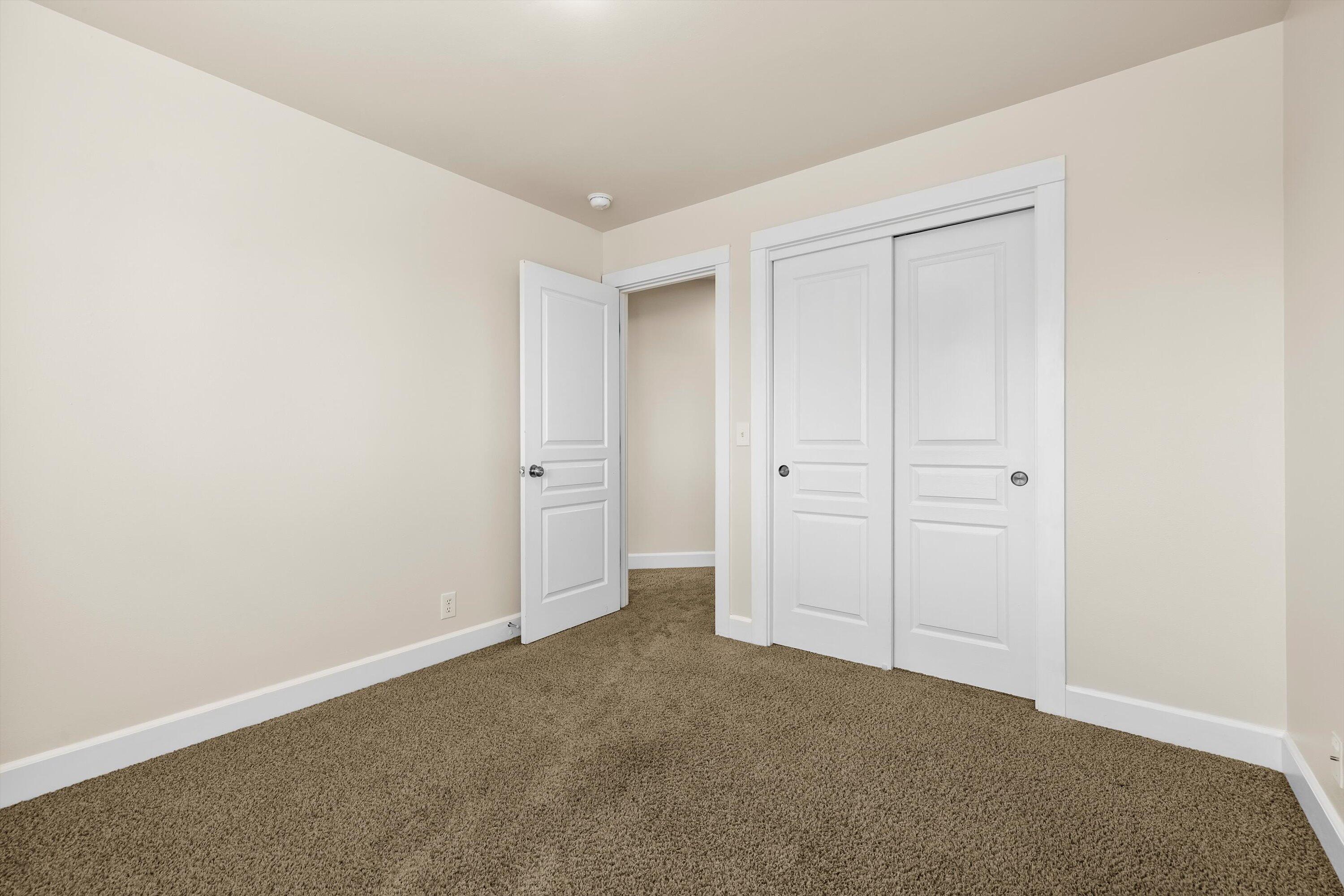 63503 Ranch Village Drive Bend, OR 97701 - Photo 28 of 39 Guest bedroom #2
