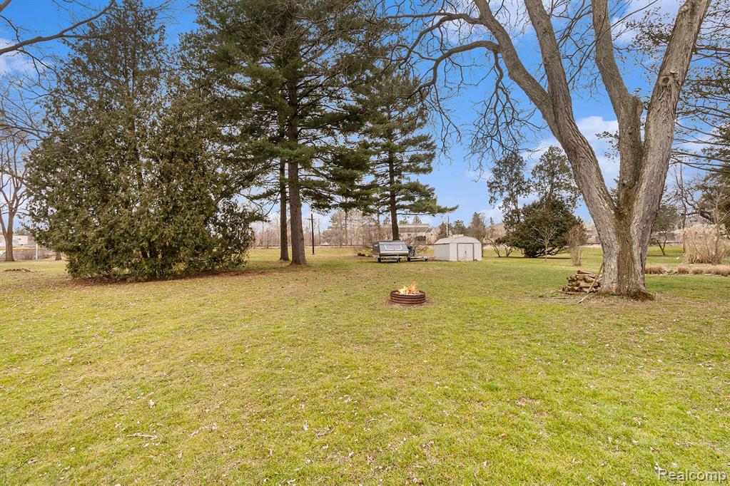 329 Maple Street Howell, MI 48843 - Photo 24 of 28 Gallery Image 24