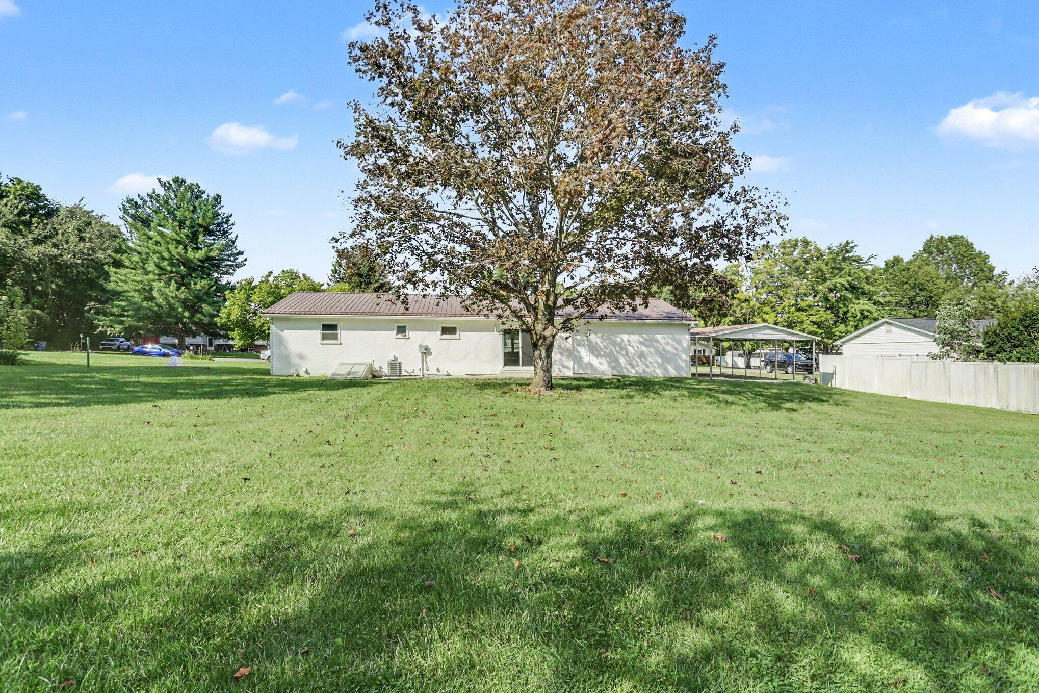 197 Helen Road Southwest Pataskala, OH 43062 - Photo 23 of 32 Back yard
