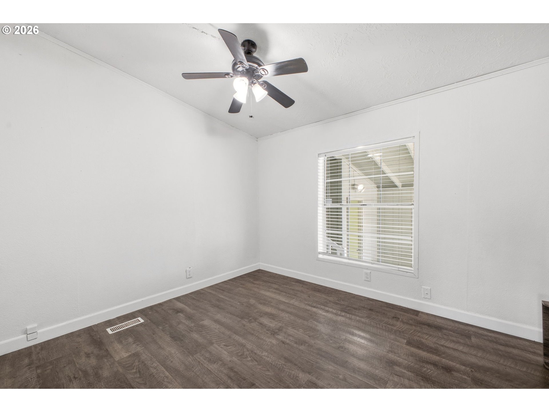 851 Southwest Sunset Way, Unit 28 Troutdale, OR 97060 - Photo 25 of 40