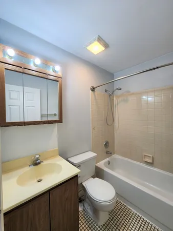 $3,750 | 1176 Sumac Trail, Hoffman Estates, IL 60192