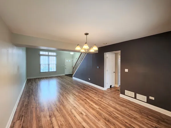 $3,750 | 1176 Sumac Trail, Hoffman Estates, IL 60192