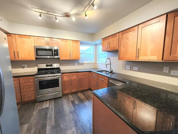 $3,750 | 1176 Sumac Trail, Hoffman Estates, IL 60192