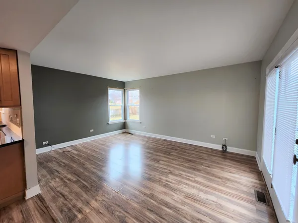 $3,750 | 1176 Sumac Trail, Hoffman Estates, IL 60192