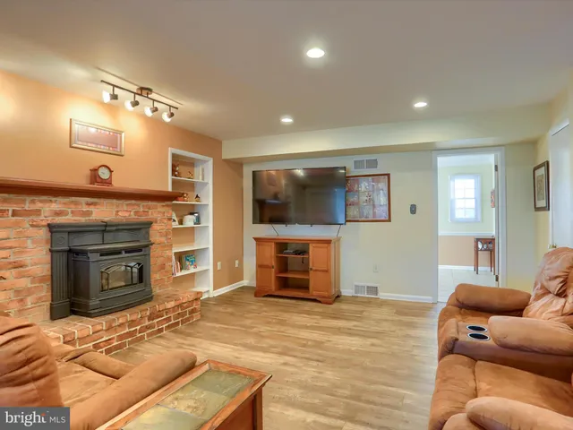 $530,000 | 5256 Strathmore Drive, Mechanicsburg, PA 17050