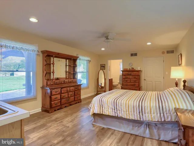 $530,000 | 5256 Strathmore Drive, Mechanicsburg, PA 17050