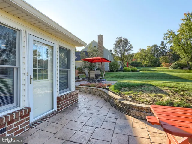 $530,000 | 5256 Strathmore Drive, Mechanicsburg, PA 17050