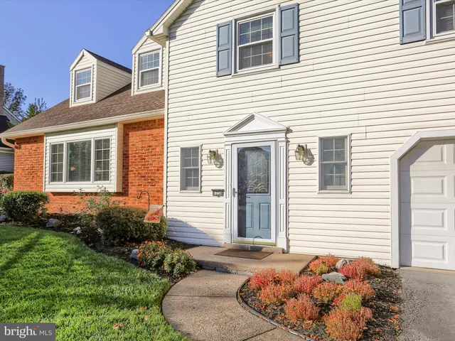 $530,000 | 5256 Strathmore Drive, Mechanicsburg, PA 17050