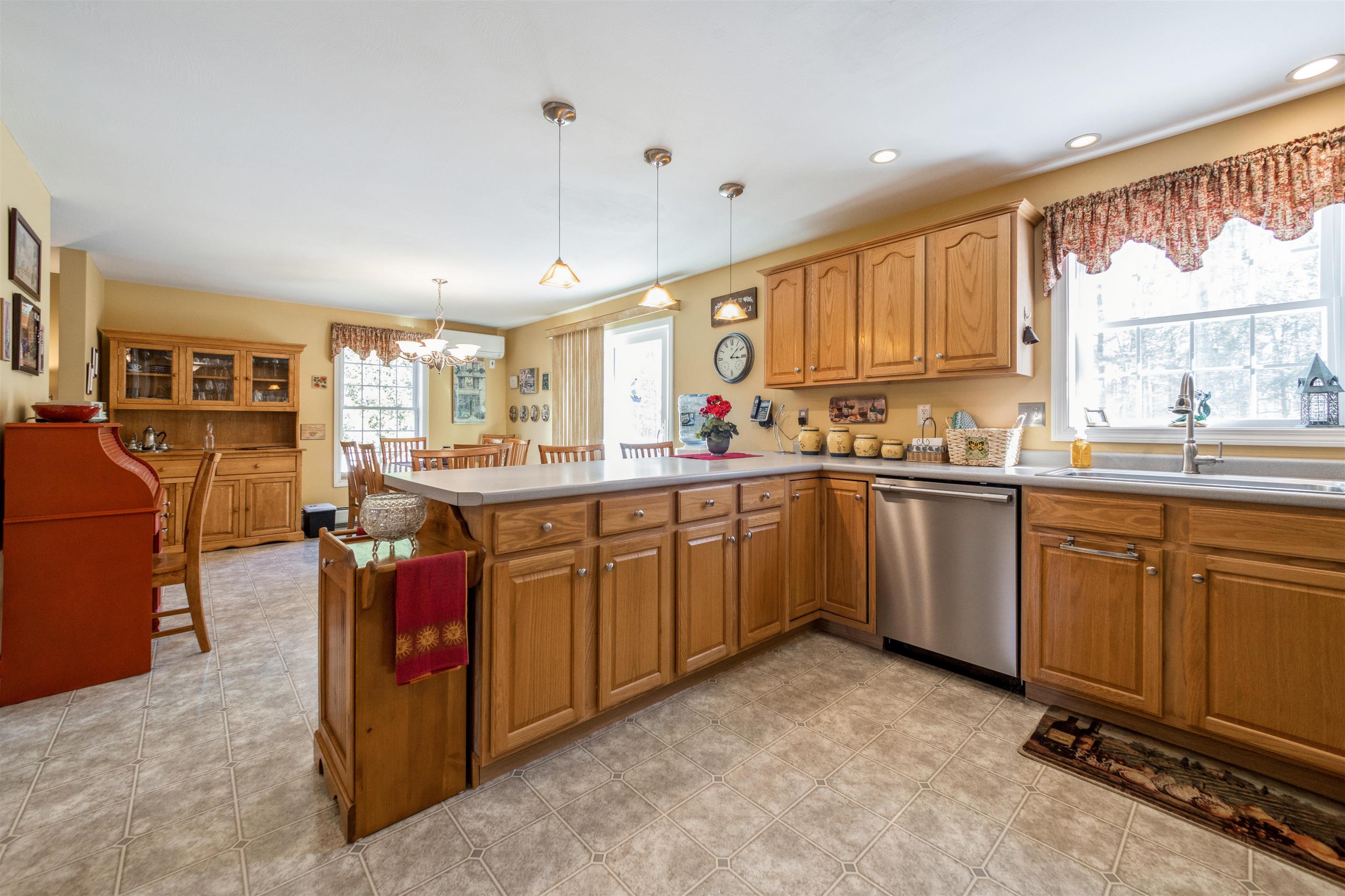 365 Grant Road Newmarket, NH 03857 - Photo 10 of 36