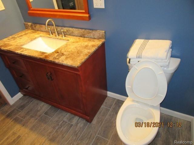 15583 Champaign Road Allen Park, MI 48101 - Photo 17 of 43 Bathroom 4.JPG
