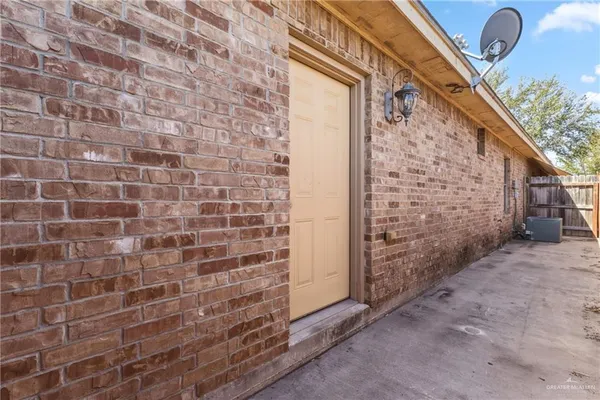 $1,100 | 3605 Fairmont Avenue, Unit B, Pharr, TX 78577