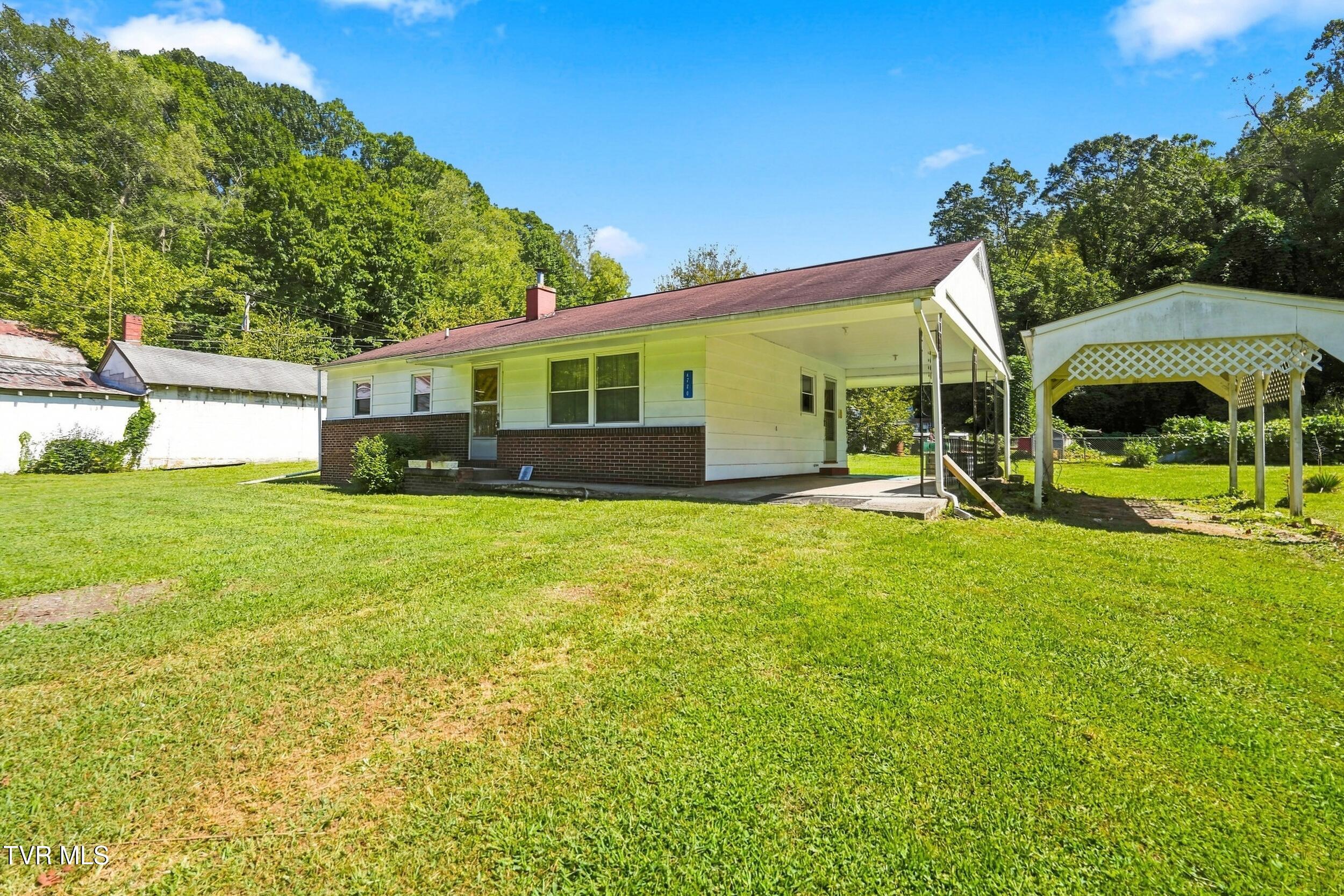 4730 Red Oak Ridge Road Castlewood, VA 24224 - Photo 11 of 36 dsc04898