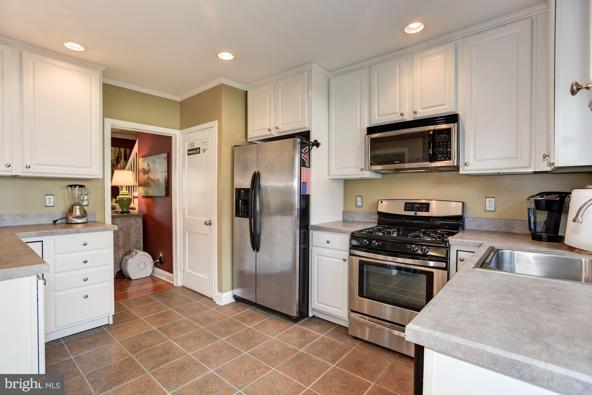 1921 Edgewood Road Towson, MD 21286 - Photo 11 of 25 Kitchen