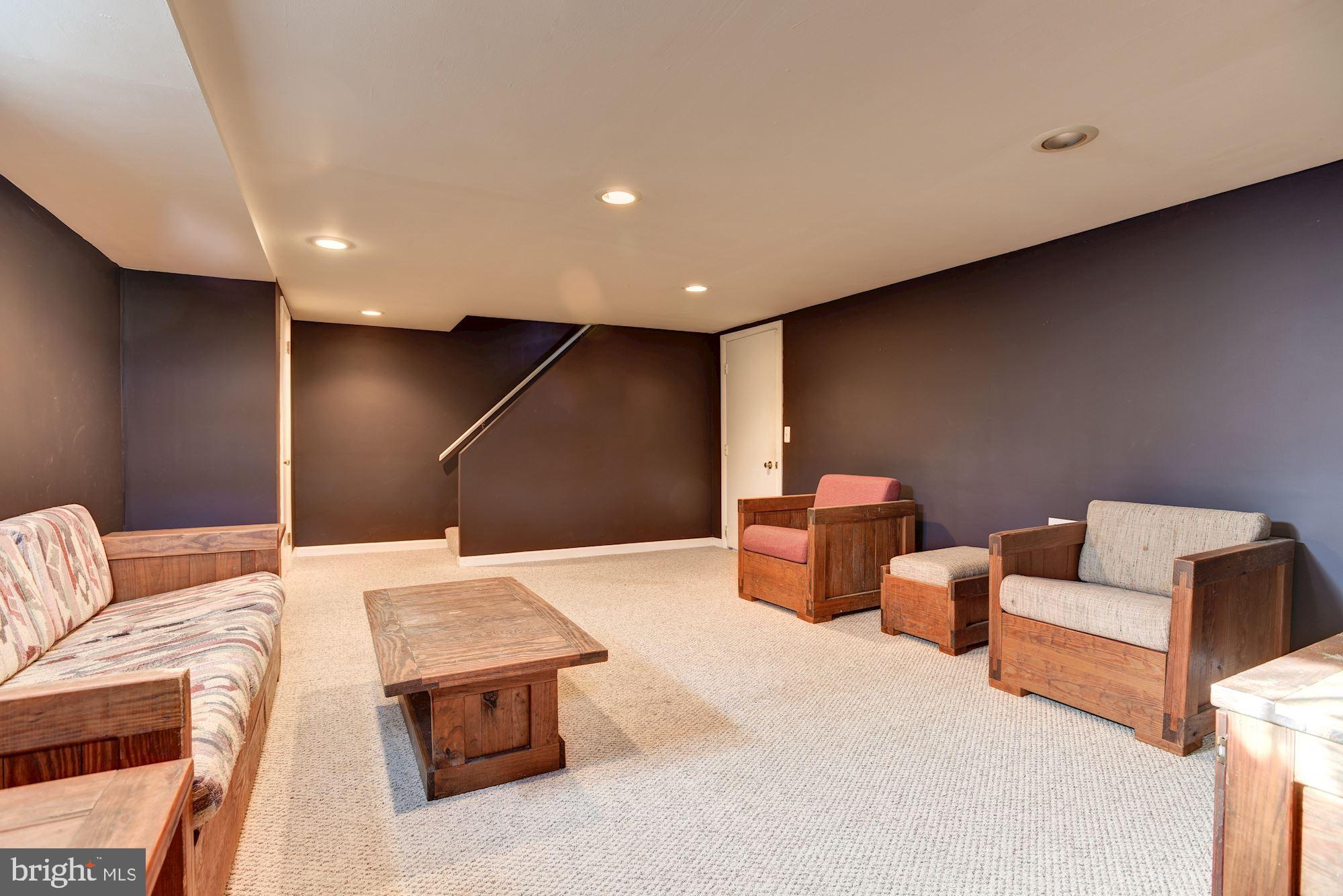 1921 Edgewood Road Towson, MD 21286 - Photo 22 of 25 Family Room