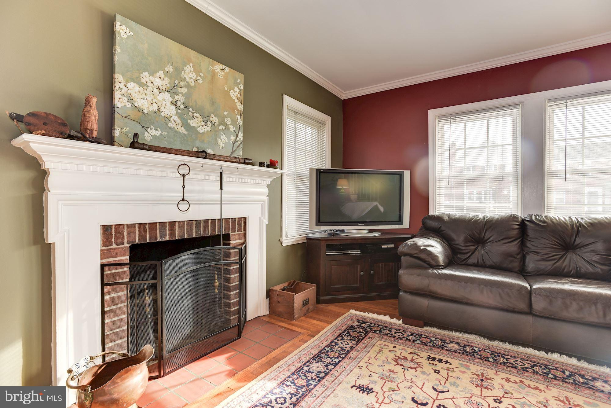 1921 Edgewood Road Towson, MD 21286 - Photo 5 of 25 Living Room
