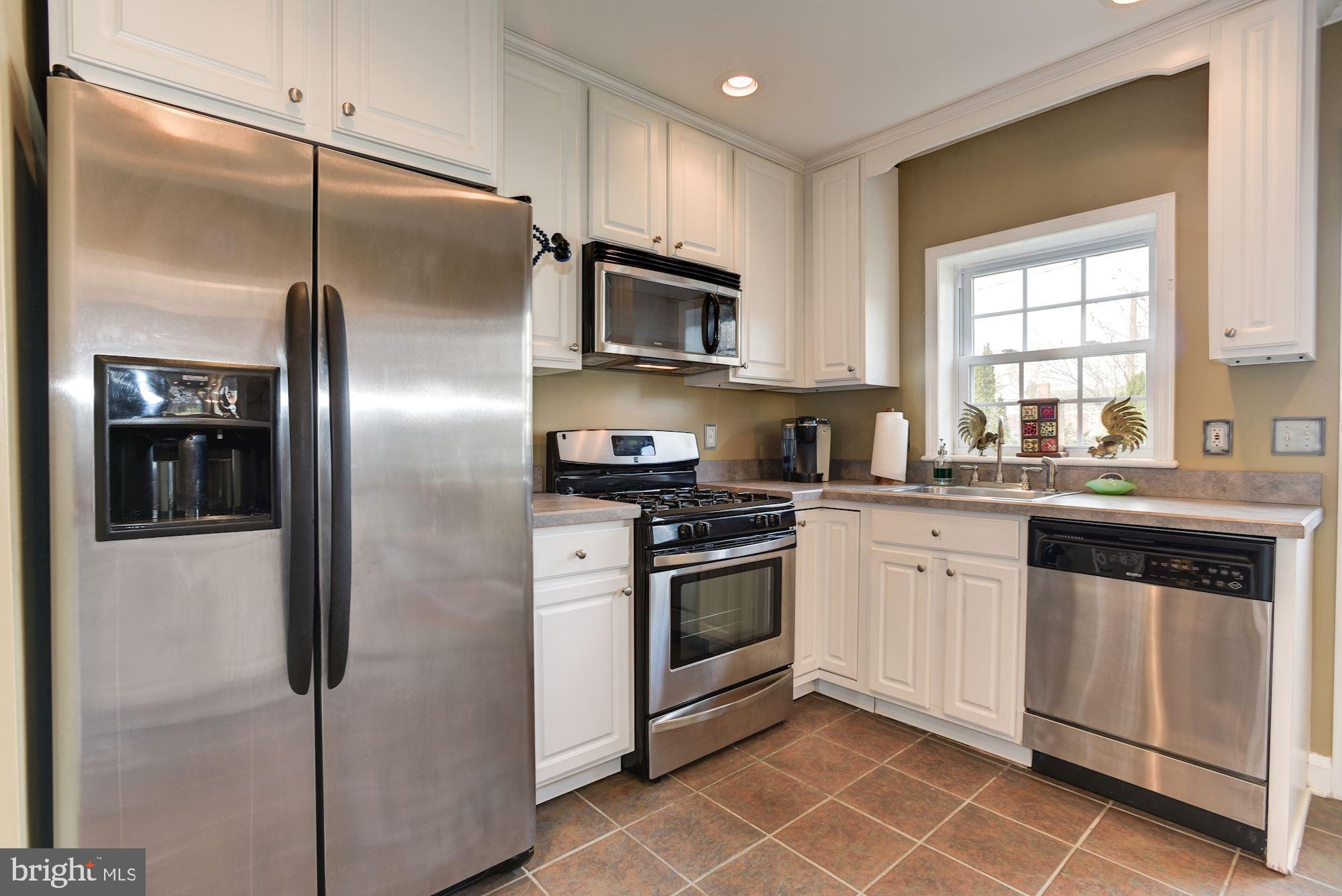 1921 Edgewood Road Towson, MD 21286 - Photo 10 of 25 Kitchen