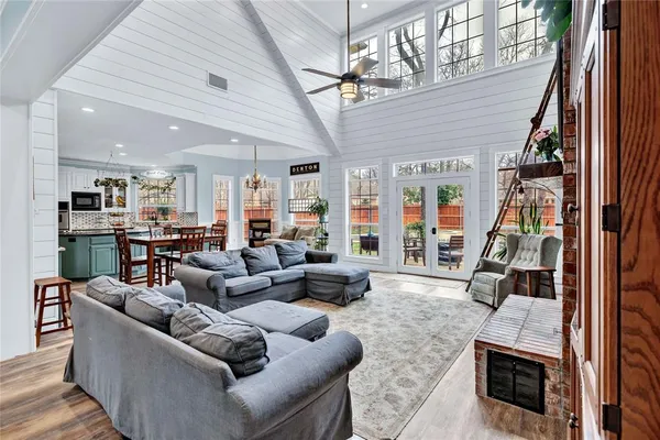 $700,000 | 35 Oak Forrest Circle, Denton, TX 76210