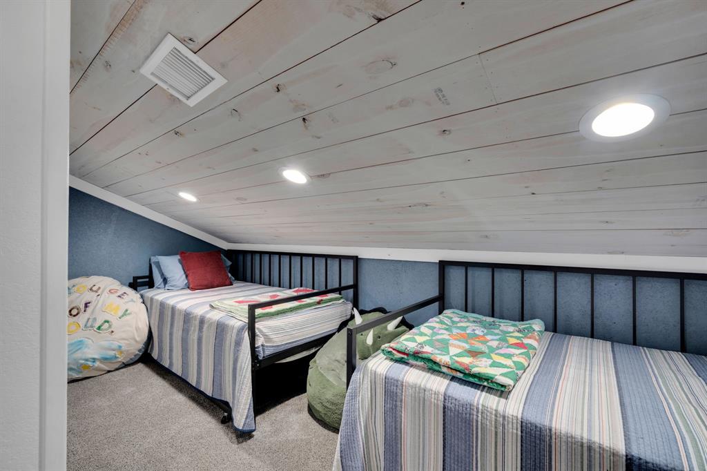 930 Pigg Road Waxahachie, TX 75165 - Photo 37 of 40 Upstairs