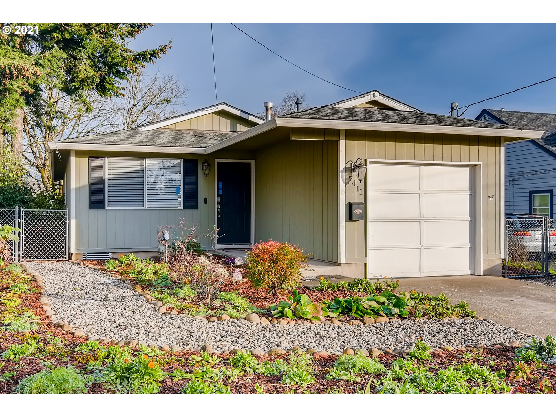 7411 Southeast Rural Street Portland, OR 97206 - Photo 2 of 32 Gallery Image 2