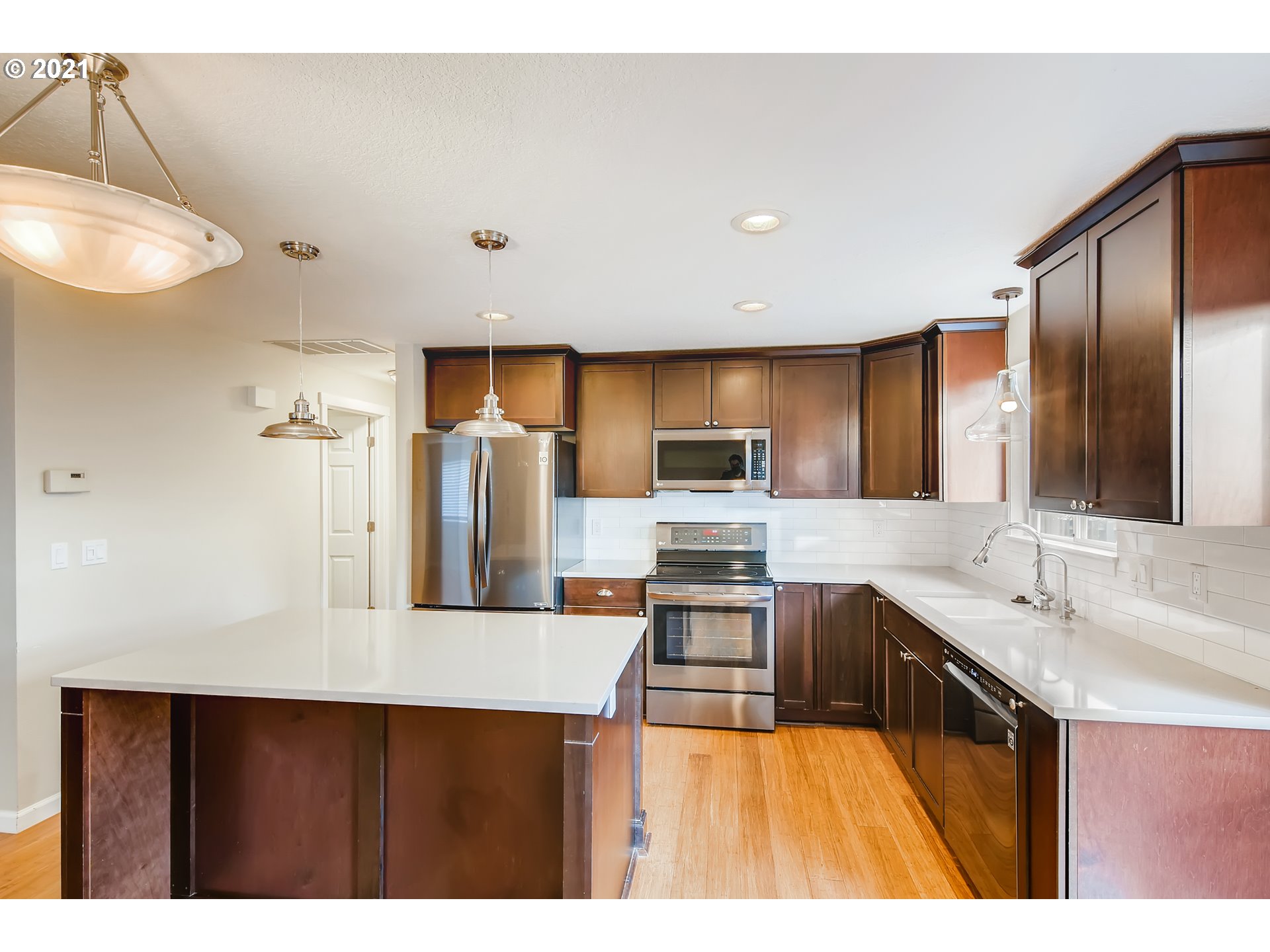 7411 Southeast Rural Street Portland, OR 97206 - Photo 12 of 32 Gallery Image 12