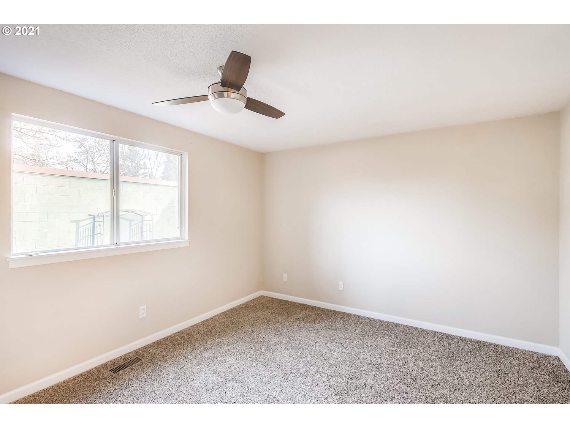 7411 Southeast Rural Street Portland, OR 97206 - Photo 17 of 32 Gallery Image 17